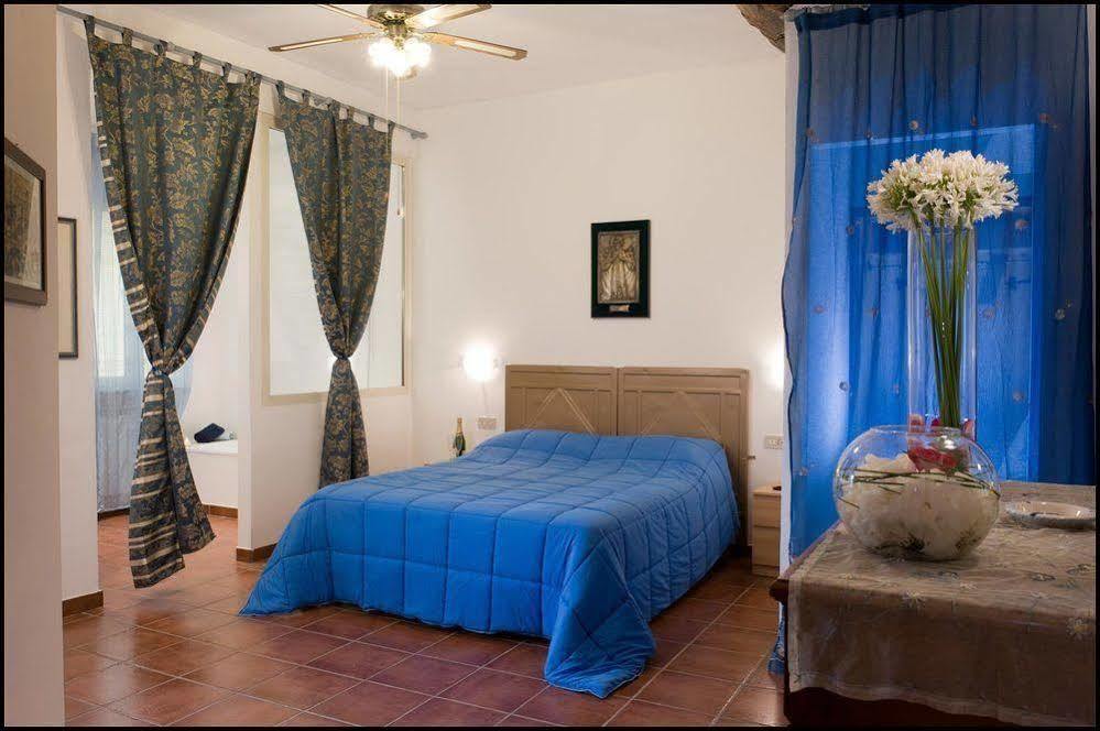 פיומיצ'ינו Agriturismo Il Casale Delle Ginestre מראה חיצוני תמונה