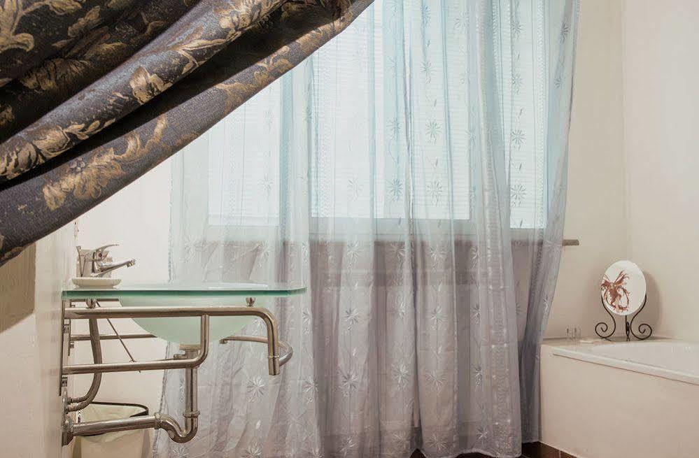 פיומיצ'ינו Agriturismo Il Casale Delle Ginestre מראה חיצוני תמונה